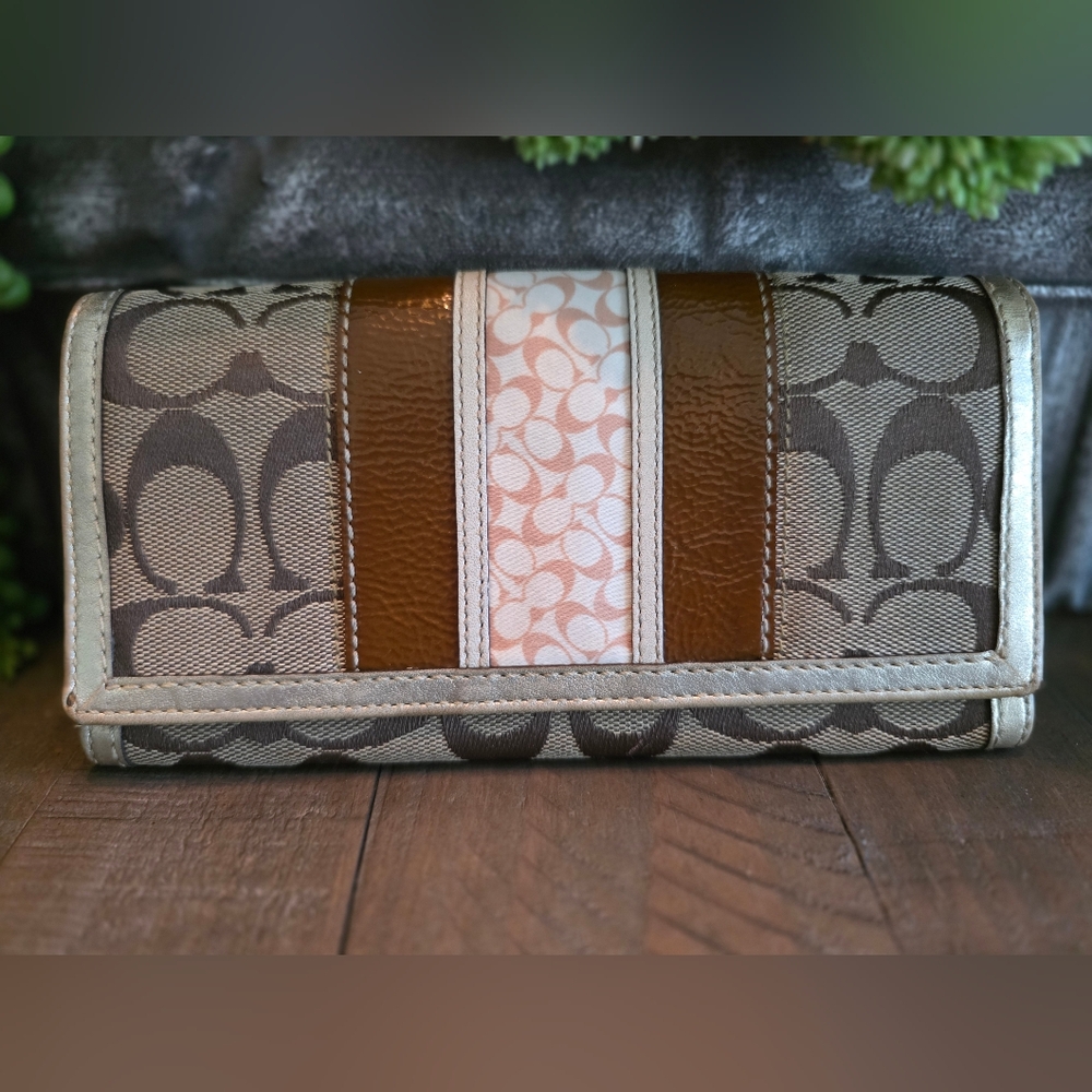 Coach Signature Canvas Wallet With Leather Metallic Stripe - Picture 3 of 10